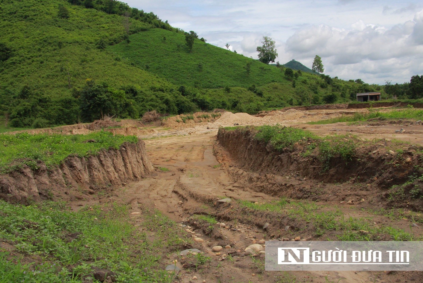 Dân sinh - Thông tin mới nhất vụ ngăn suối, đào ao “khủng” trên đất nông nghiệp (Hình 2).