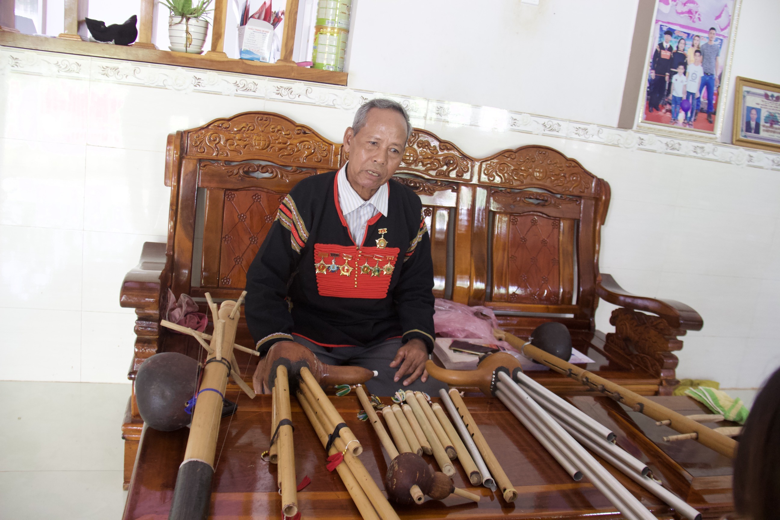 Văn hoá - Già làng Y Hơ nặng lòng với buôn làng (Hình 2).