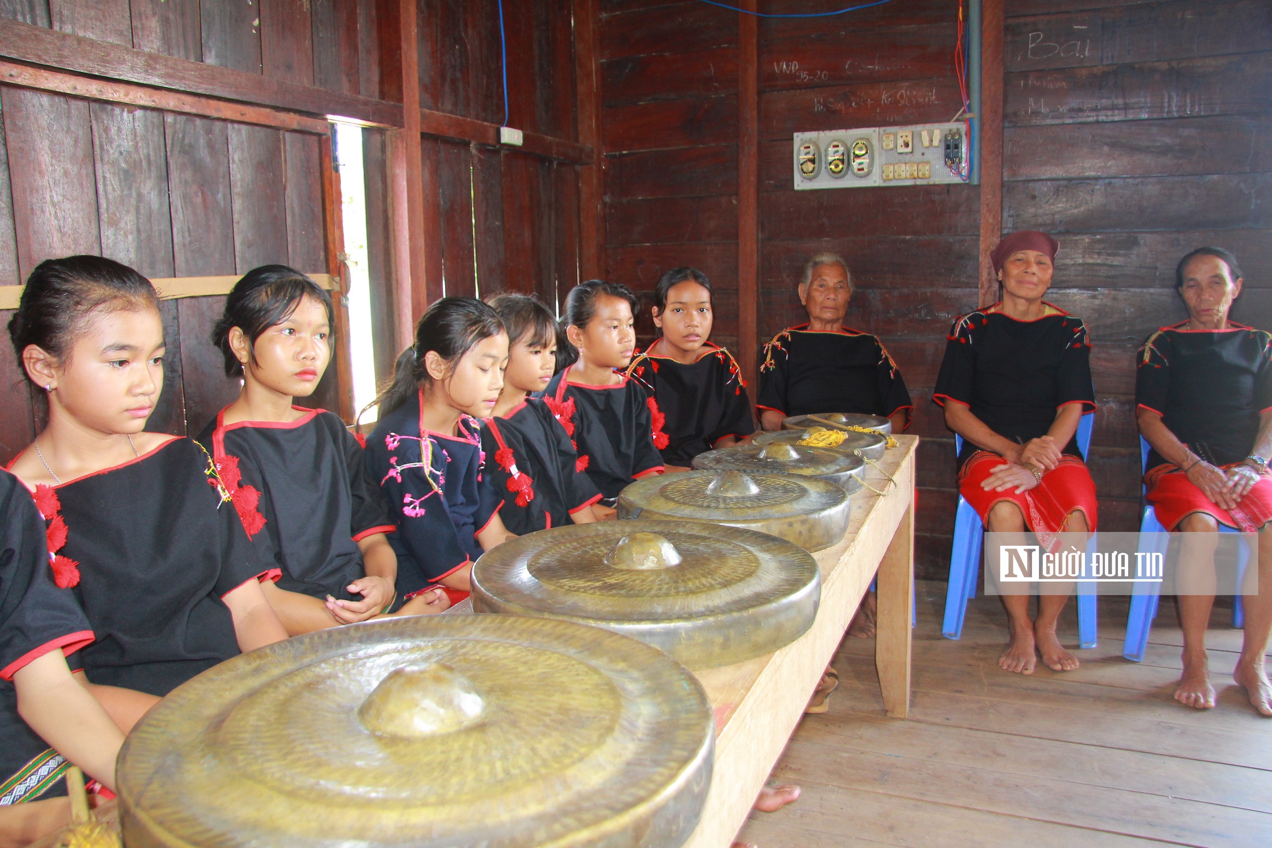 Văn hoá - Để tiếng cồng chiêng còn ngân vang mãi (Hình 4).