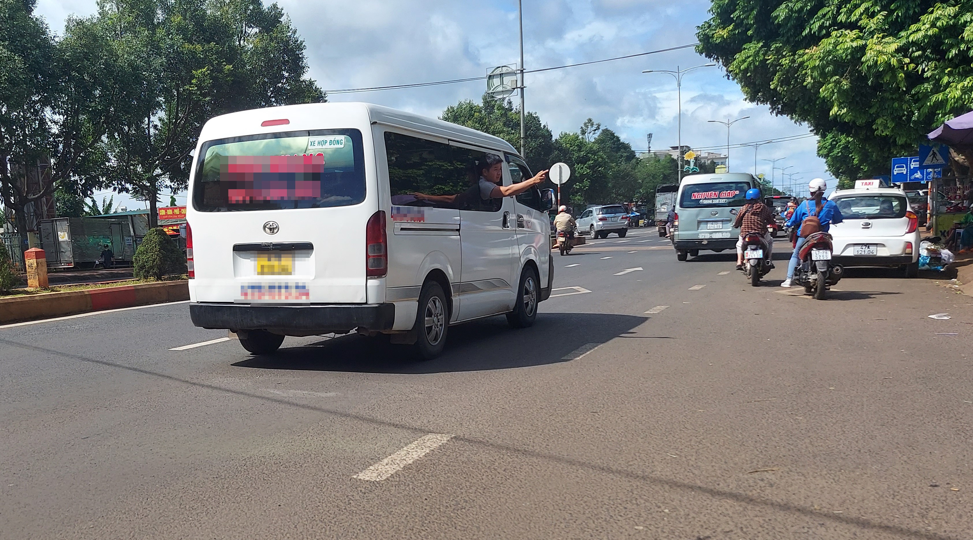 Dân sinh -  Đắk Lắk: Gian nan xử lý vấn nạn “xe dù, bến cóc”  (Hình 3).