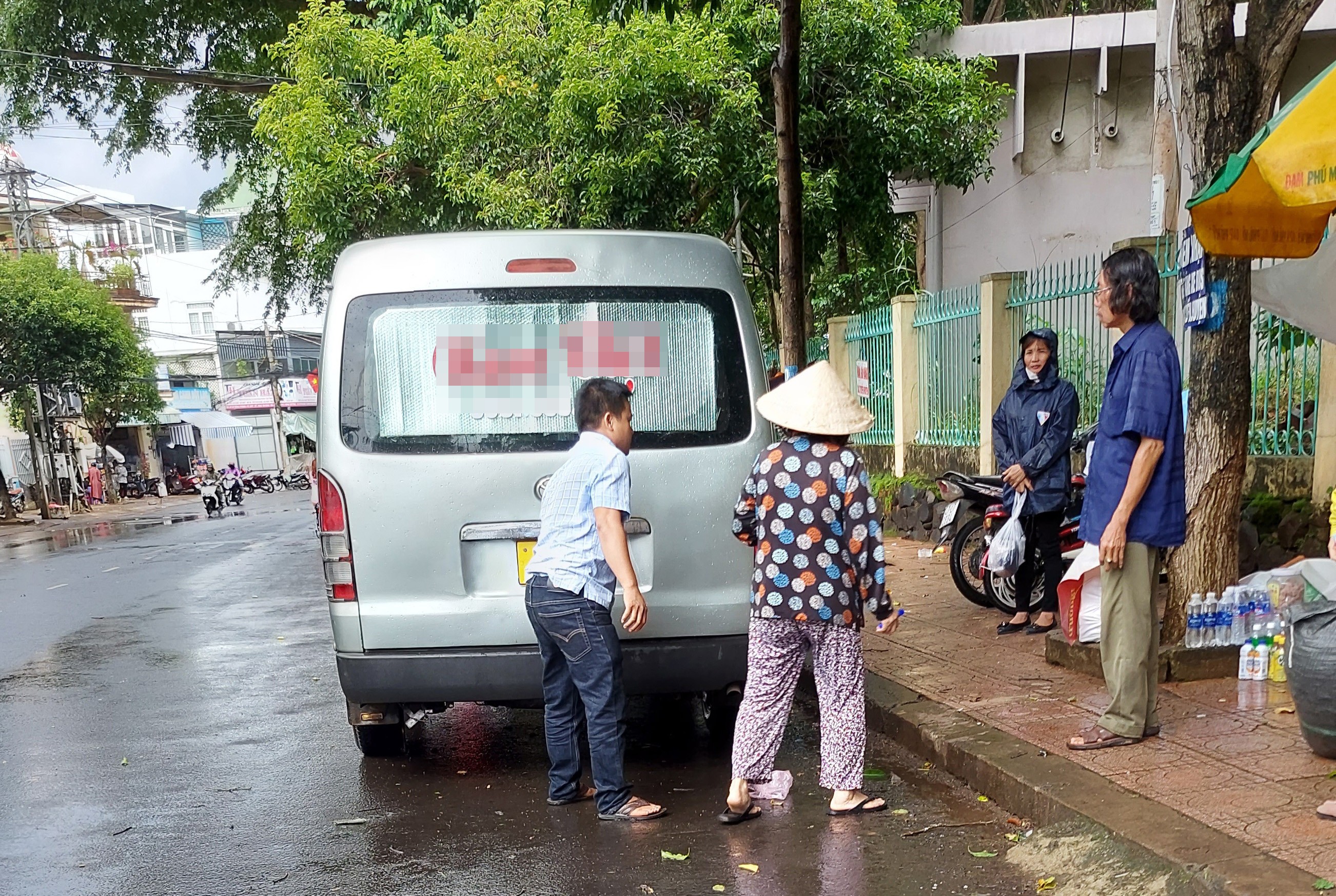 Dân sinh -  Đắk Lắk: Gian nan xử lý vấn nạn “xe dù, bến cóc”  (Hình 2).