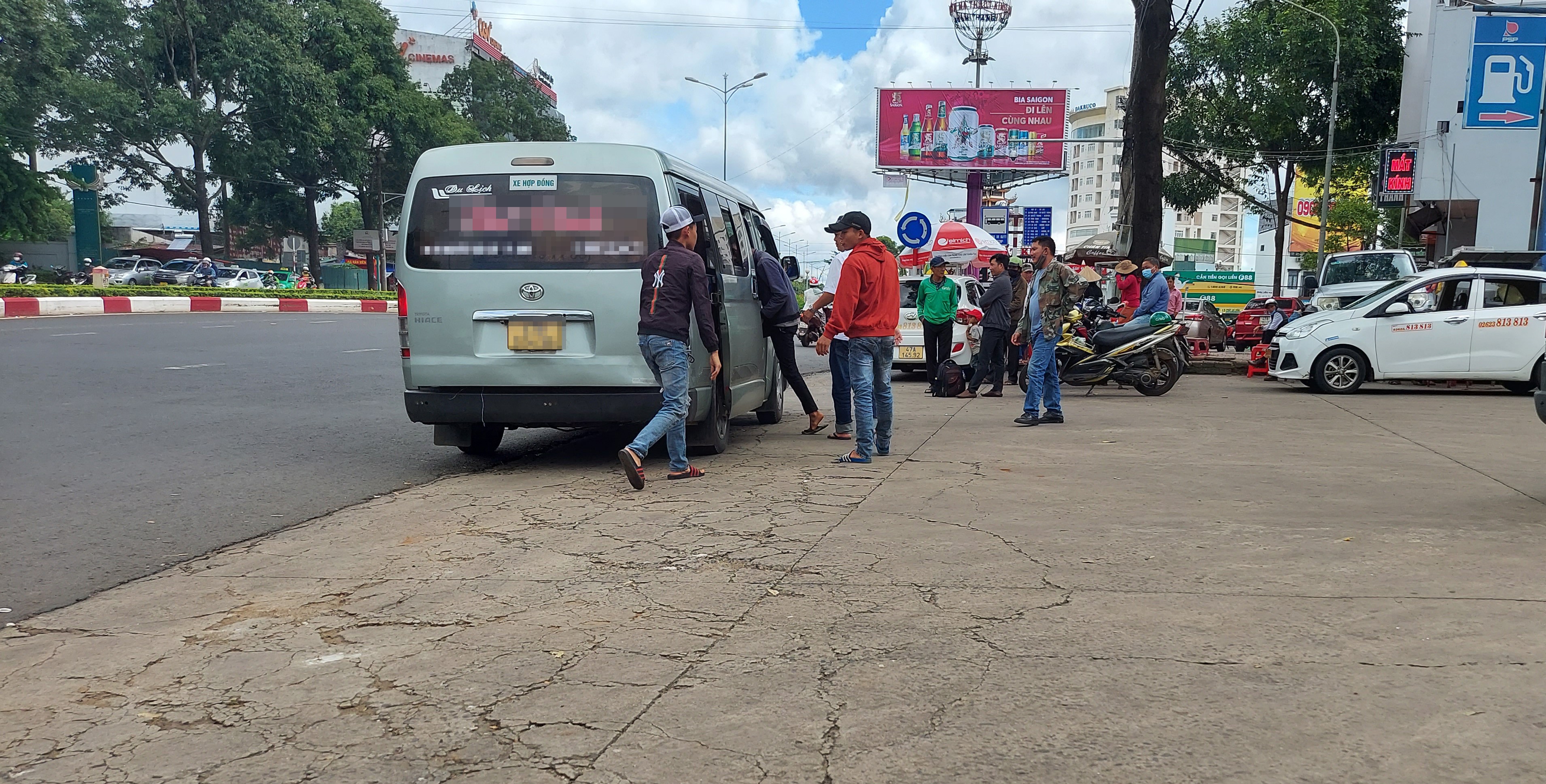 Dân sinh -  Đắk Lắk: Gian nan xử lý vấn nạn “xe dù, bến cóc” 