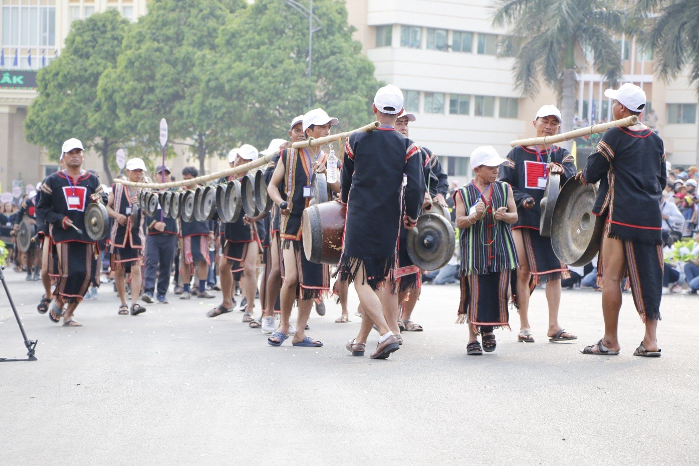 Sự kiện - Cho học sinh tại Tp.Buôn Ma Thuột nghỉ học để tham gia Lễ hội Cà phê (Hình 3).