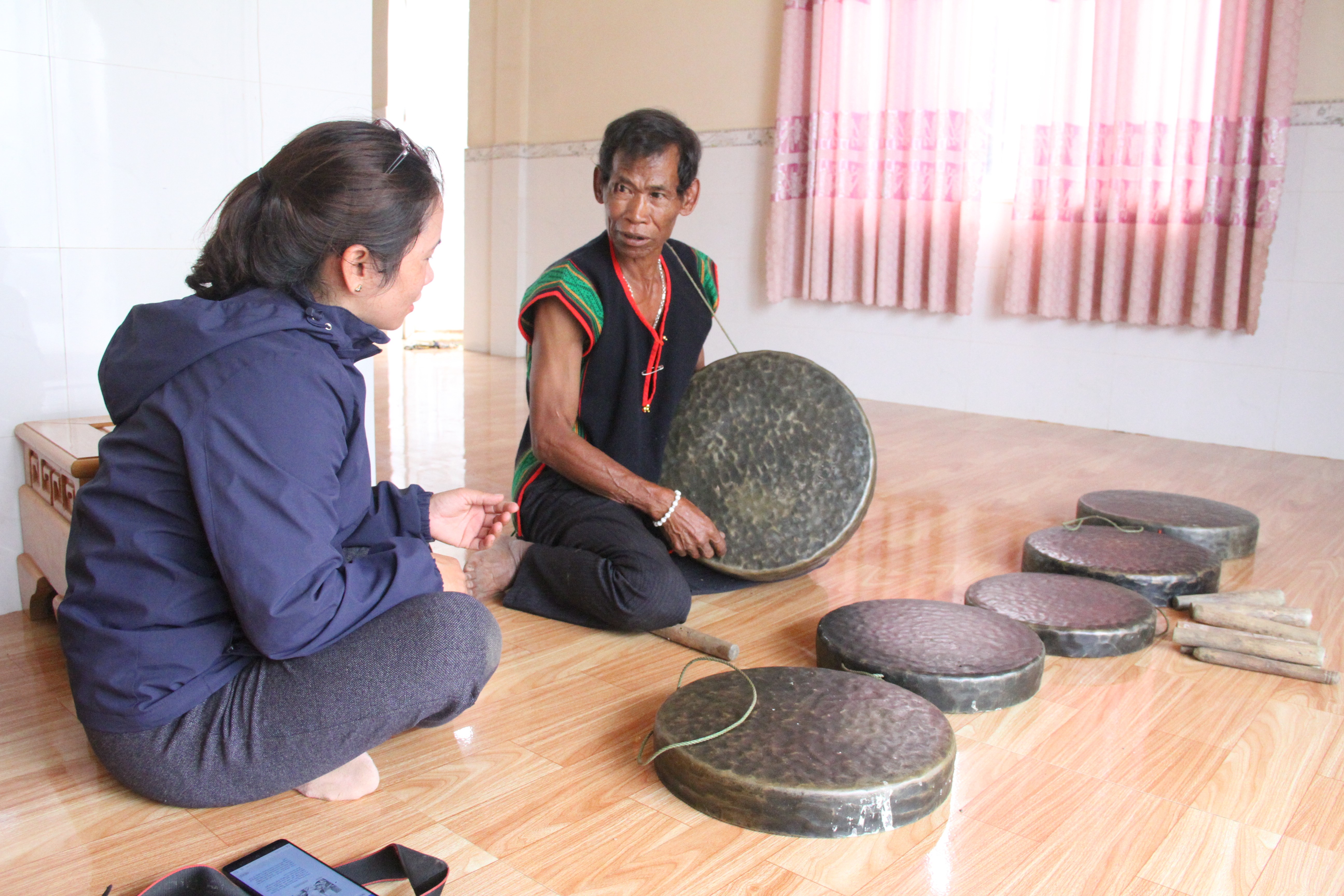 Văn hoá - Những bước chân không mỏi của già làng Y Xuyên (Hình 4).