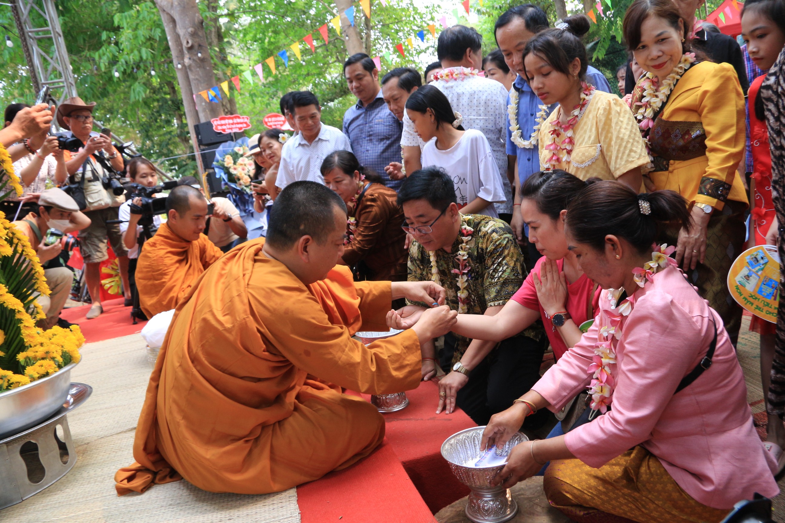 Văn hoá - Độc đáo Tết Bunpimay của người Lào trên đất Tây Nguyên (Hình 14).