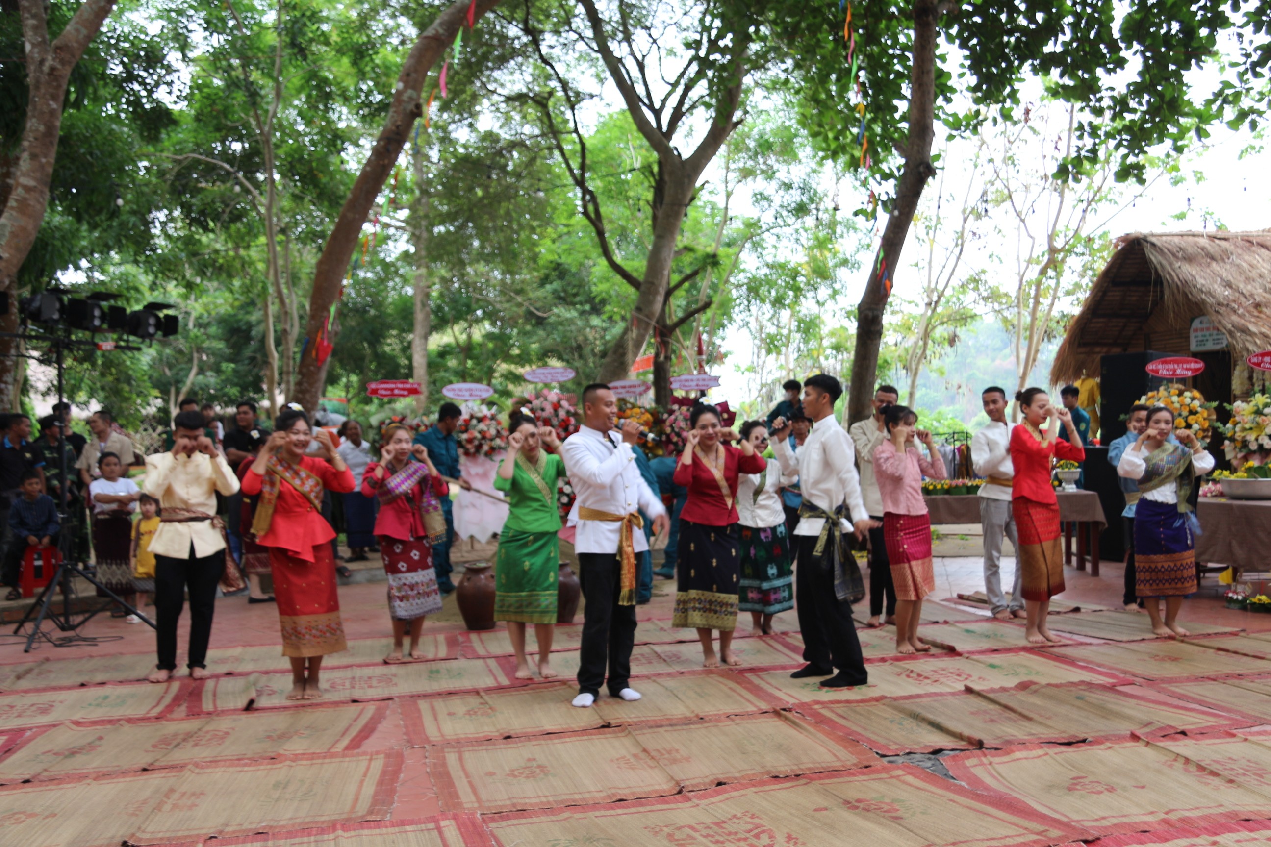 Văn hoá - Độc đáo Tết Bunpimay của người Lào trên đất Tây Nguyên (Hình 2).