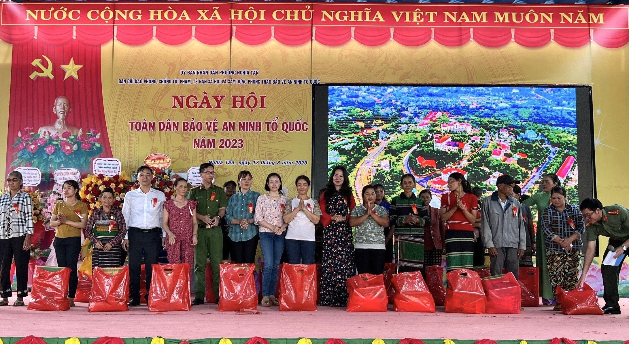 An ninh - Hình sự - Sôi nổi ngày hội toàn dân bảo vệ an ninh Tổ Quốc ở cơ sở