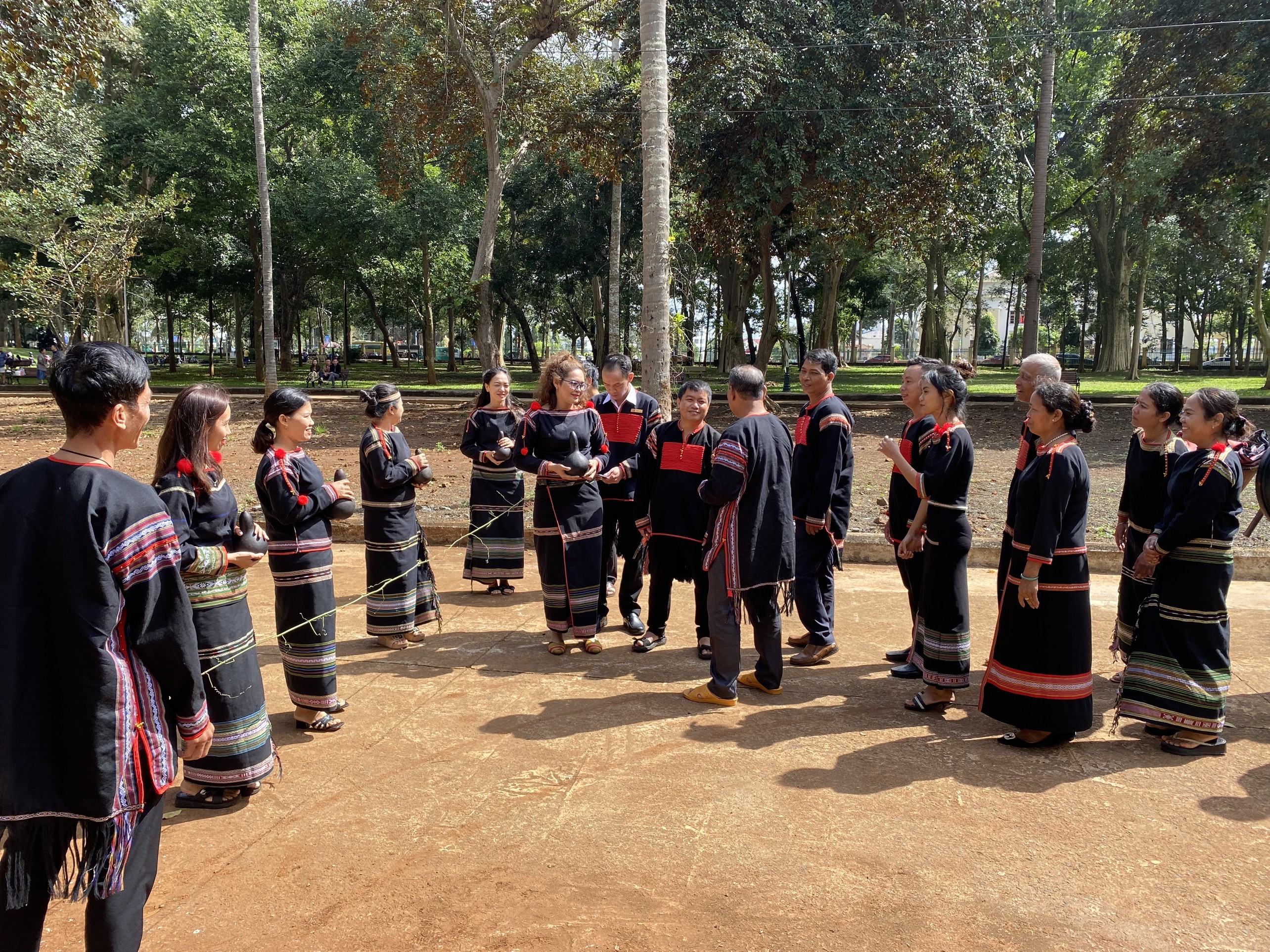 Văn hoá - Nét văn hóa độc đáo trong lễ hỏi chồng của người Ê Đê (Hình 4).