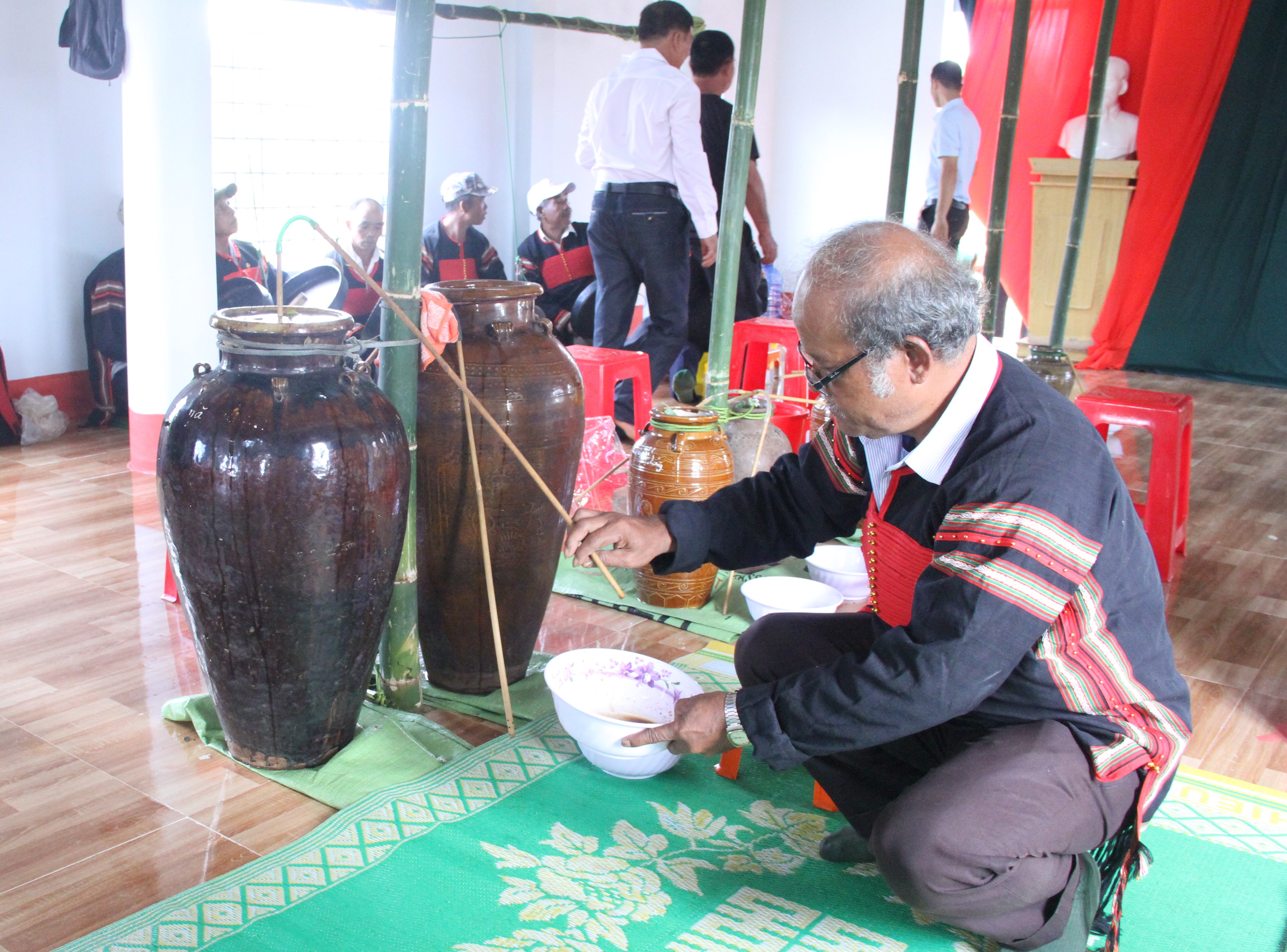 Văn hoá - Độc đáo lễ cúng nhà mới của người Ê Đê (Hình 3).