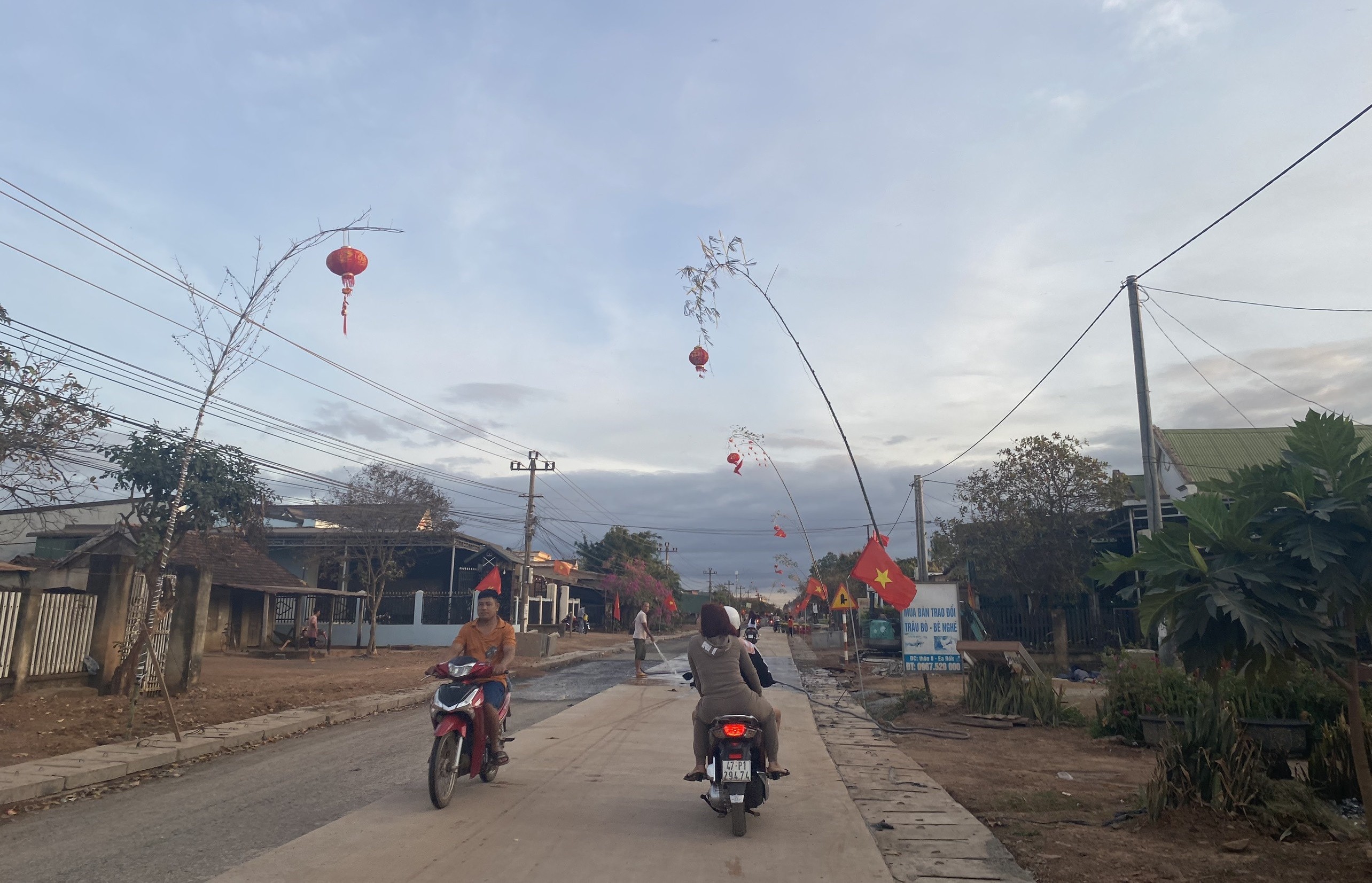 Văn hoá - Rộn ràng không khí dựng cây nêu đón Tết trên quê hương mới (Hình 4).