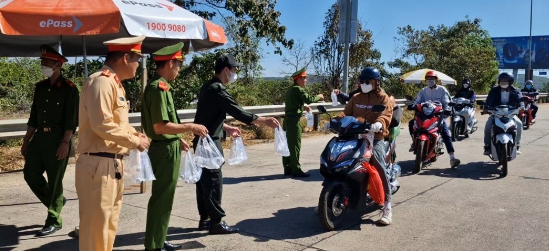 Dân sinh - Hàng nghìn người dân trở lại các tỉnh, thành phố phía Nam sau Tết (Hình 3).