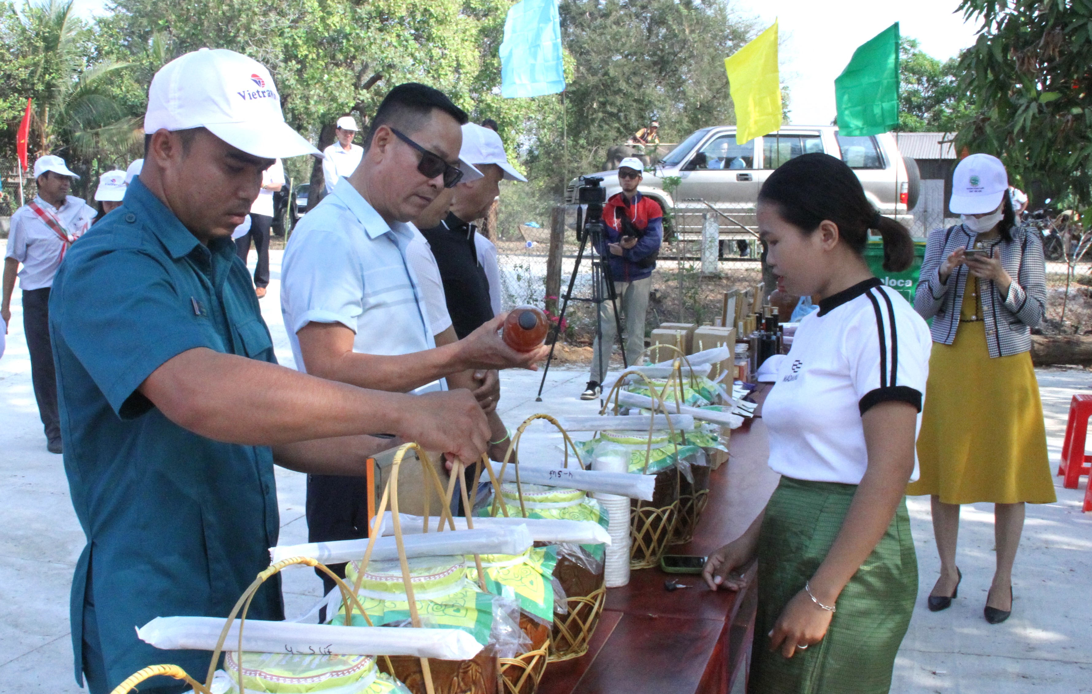 Văn hoá - Buôn nổi tiếng săn bắt, thuần dưỡng voi thành buôn du lịch cộng đồng (Hình 3).