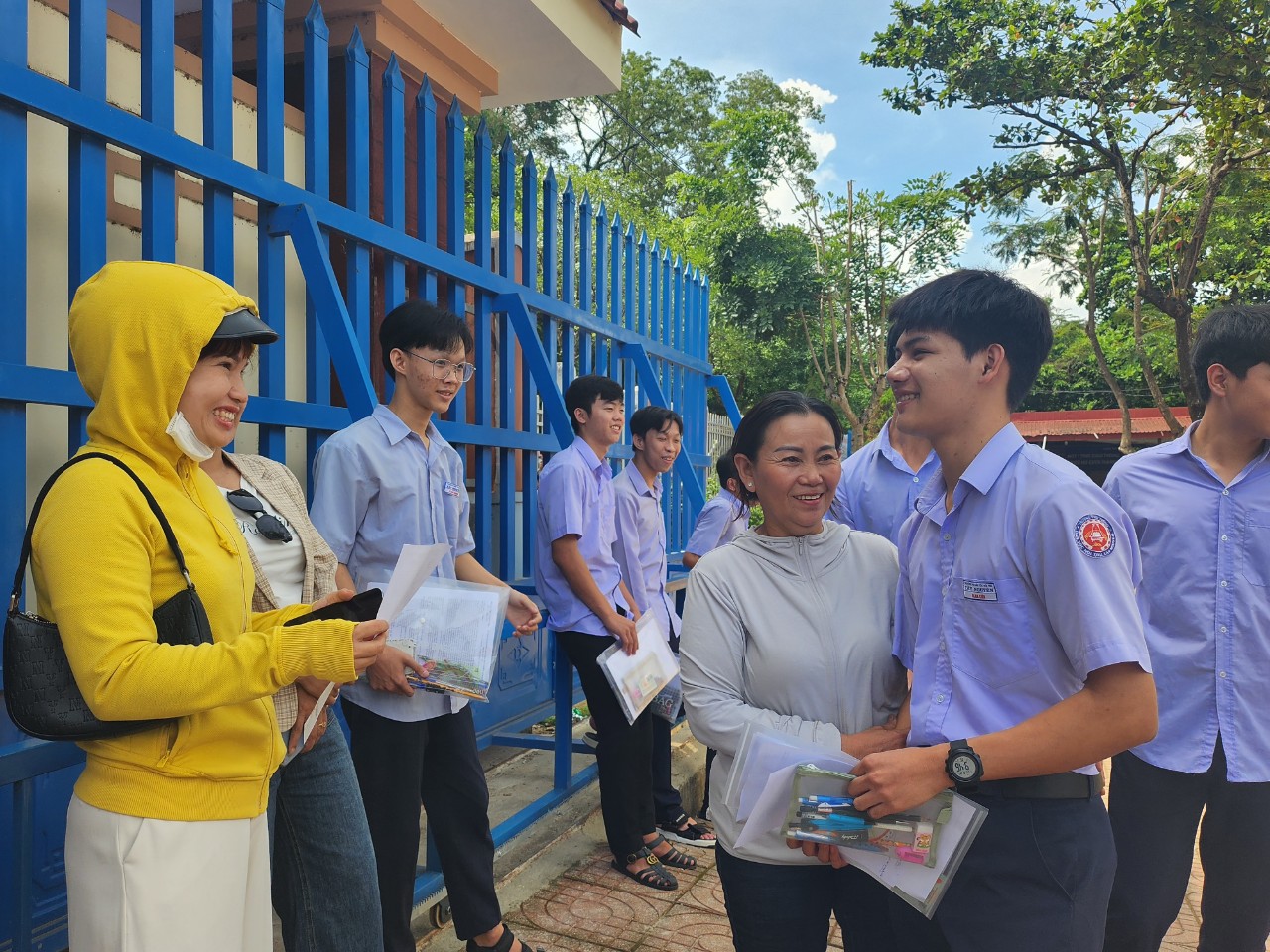 Giáo dục - Nhiều thí sinh phố núi làm bài tốt nhờ học “trúng tủ” đề thi Ngữ Văn  (Hình 6).