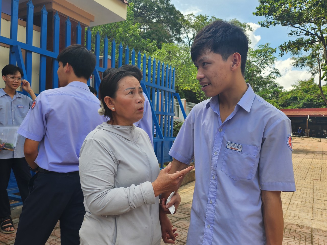 Giáo dục - Nhiều thí sinh phố núi làm bài tốt nhờ học “trúng tủ” đề thi Ngữ Văn  (Hình 7).