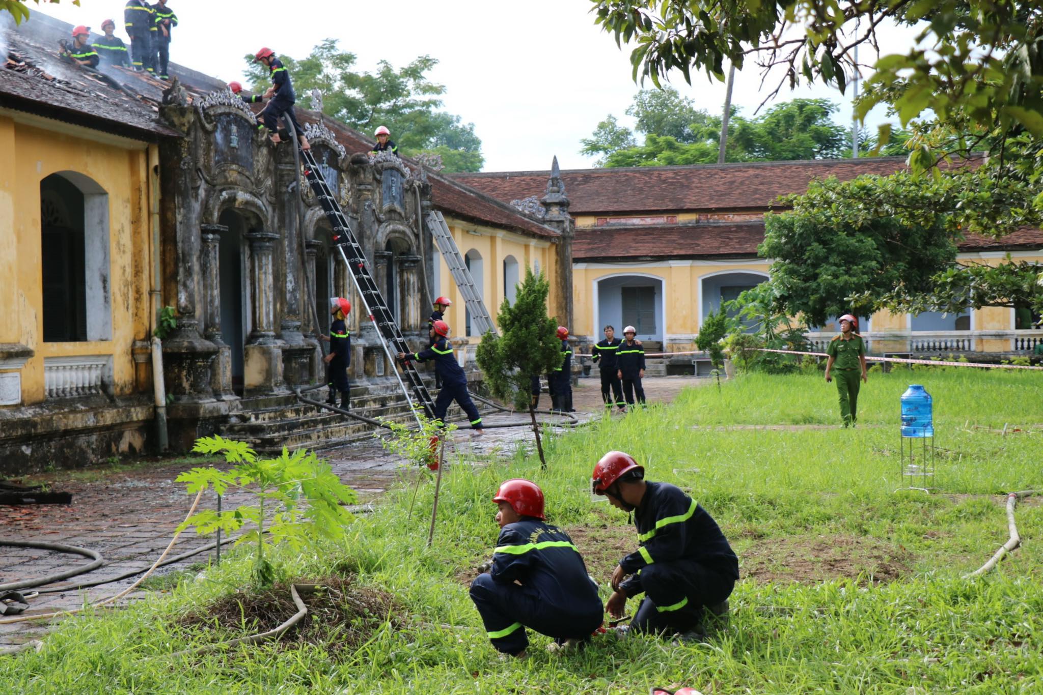 Dân sinh - Huế: Khống chế đám cháy bên trong khuôn viên bảo tàng lịch sử