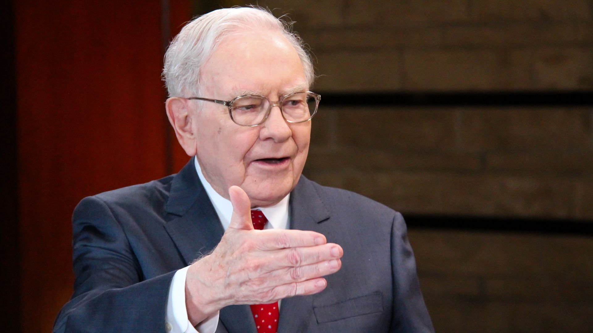 Tiêu dùng & Dư luận - Số tiền mà tỷ phú Warren Buffett mang trong ví là bao nhiêu?