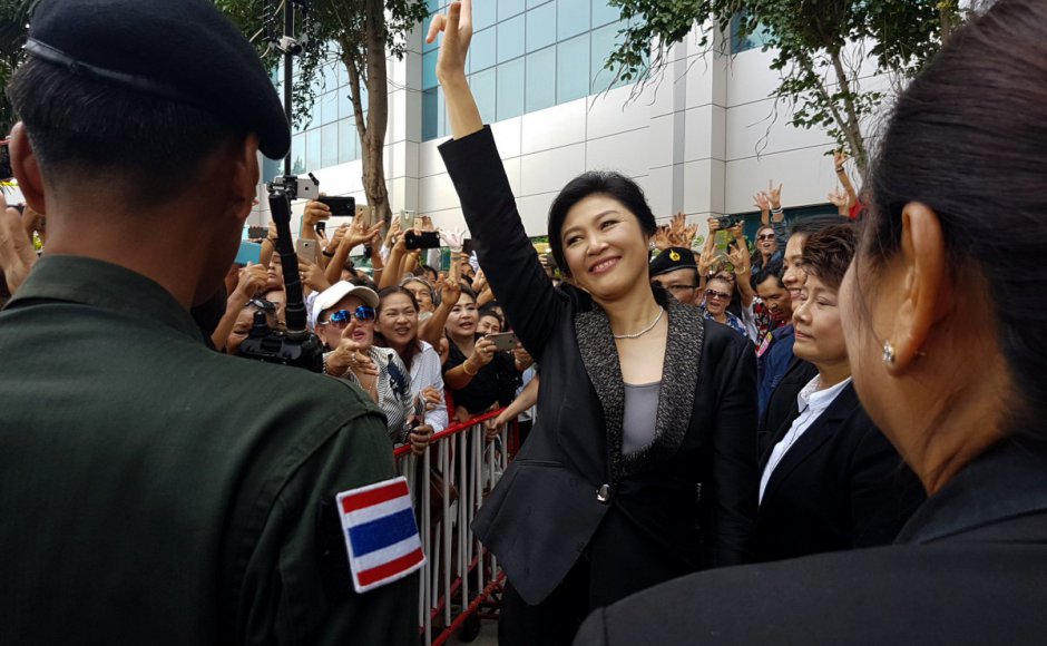 Tiêu điểm - Thế lực nào quyết định giúp bà Yingluck trốn thoát và vì sao?