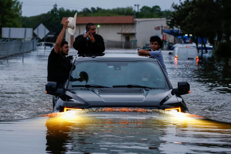 Tiêu điểm - Hình ảnh siêu bão Harvey càn quét Mỹ và cơn ác mộng ở Houston (Hình 7).