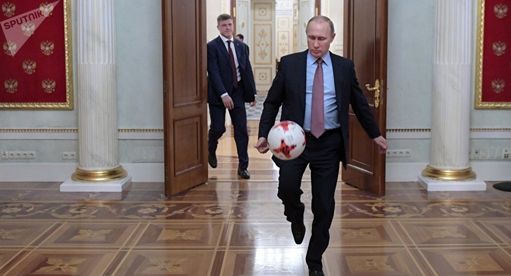 Tổng thống Putin trổ tài dự đoán World Cup 2018