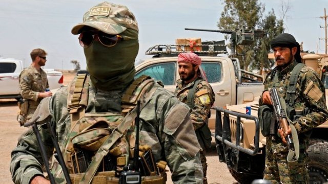 Ti&ecirc;u điểm - Ở lại Syria vĩnh viễn để 'đấu' với Iran: Mỹ đang sa v&agrave;o vũng lầy kh&ocirc;ng lối tho&aacute;t? (H&igrave;nh 2).