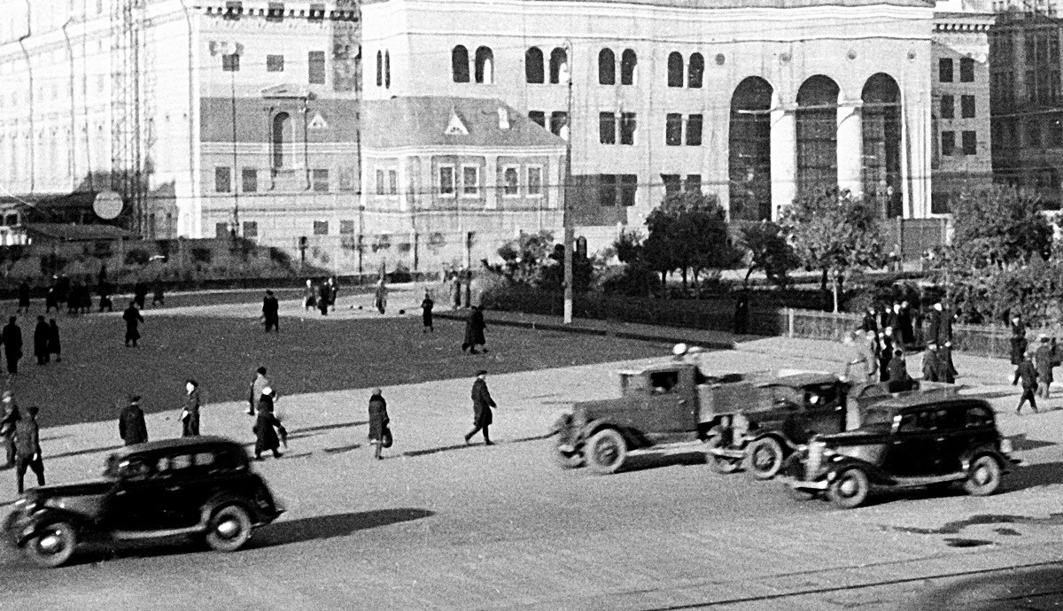 Hồ sơ - Kỳ tích của người Nga: 'Phép lạ' biến Điện Kremlin trở nên 'tàng hình' trước đòn bắn phá của quân Đức (Hình 4).