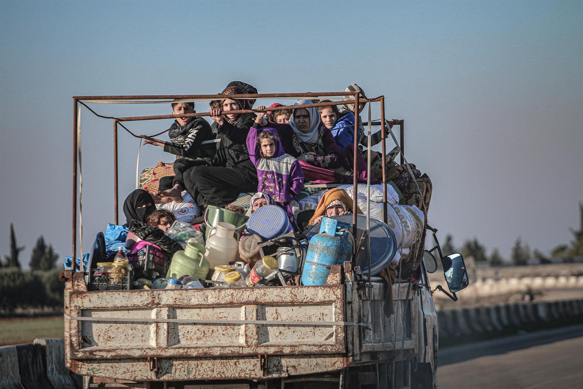 Tiêu điểm - 'Chảo lửa' Idlib lại 'rực cháy': Nga mặc sức tấn công như vũ bão, Thổ Nhĩ Kỳ chỉ biết 'ngậm đắng nuốt cay'? (Hình 2).