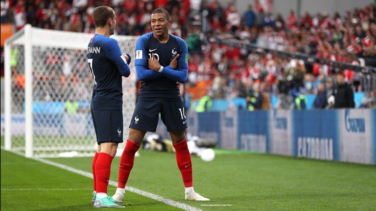 Đội tuyển Pháp giành vé vào vòng 1/8, Mbappe đi vào lịch sử (Hình 2).