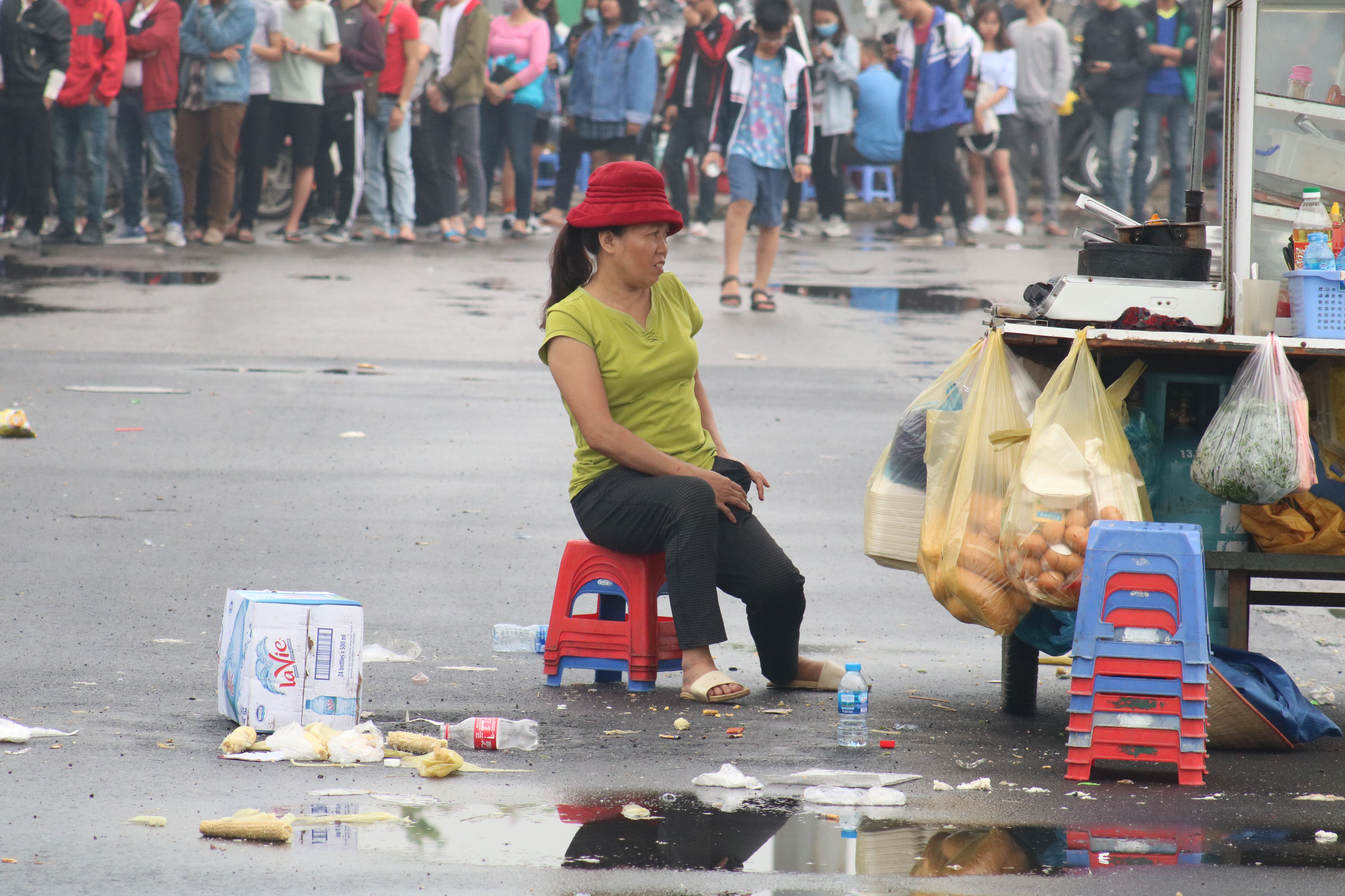 Thể thao - SVĐ Quốc gia Mỹ Đình ngập tràn trong rác (Hình 6).