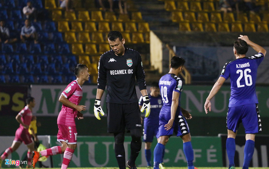 Thể thao - Sai lầm tai hại ở AFC Cup, Tấn Trường bị treo găng đến hết lượt đi V.League