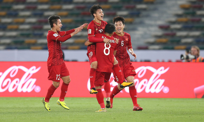 Thể thao - Các đội bóng mạnh ở V.League thi đấu càng hay thì nỗi lo của bóng đá Việt Nam càng lớn