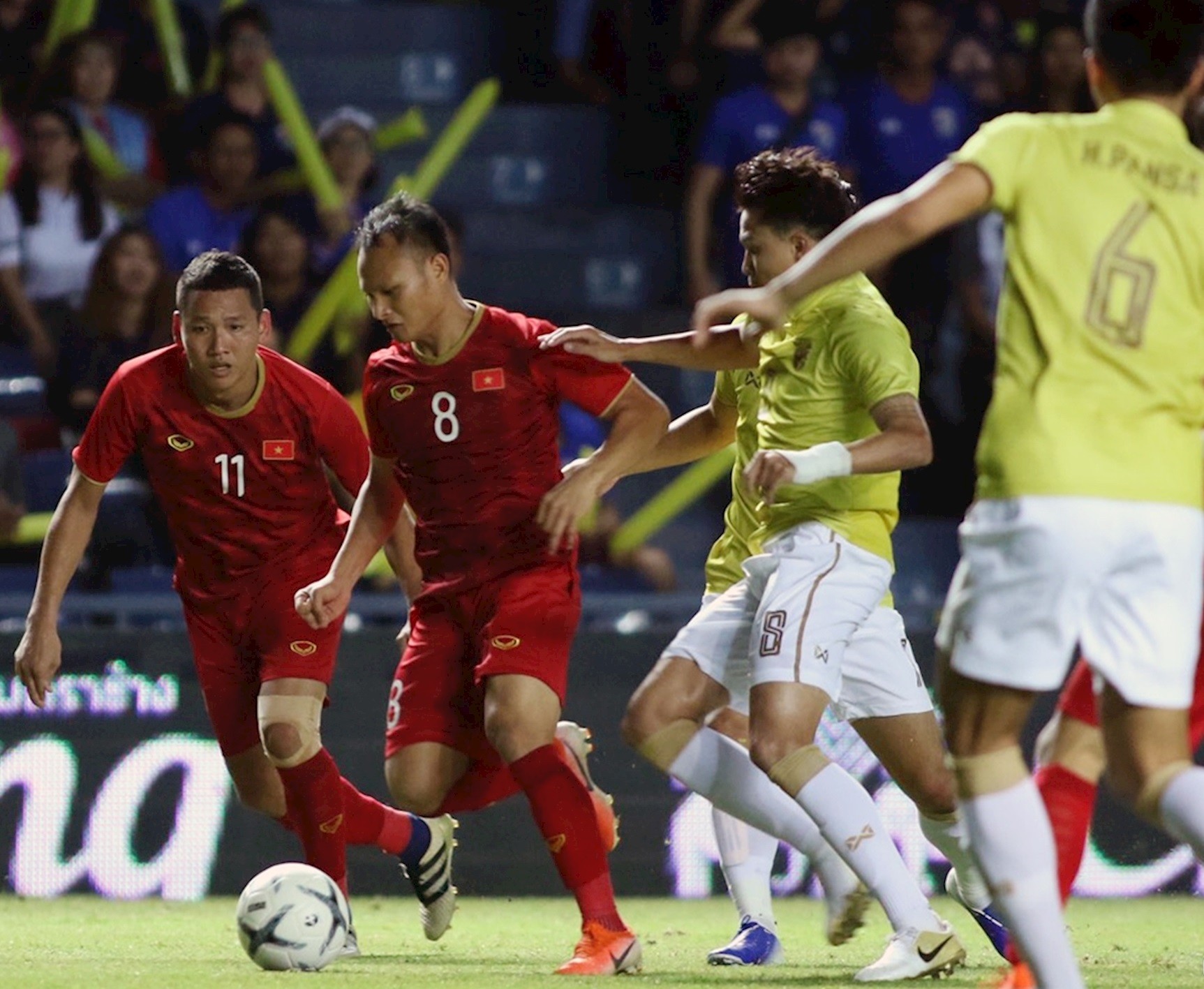 Thể thao - Trực tiếp bóng đá vòng loại WC 2022 Việt Nam vs Thái Lan:  Trọng tài lại không công nhận bàn thắng cho ĐTQG Việt Nam. (Hình 17).