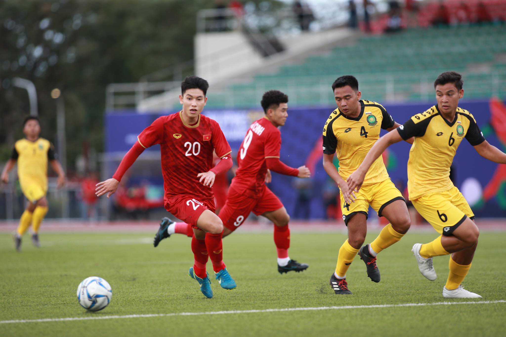 Thể thao - Ra quân đại cát, U22 Việt Nam tạm chiếm ngôi đầu bảng B SEA Games 30