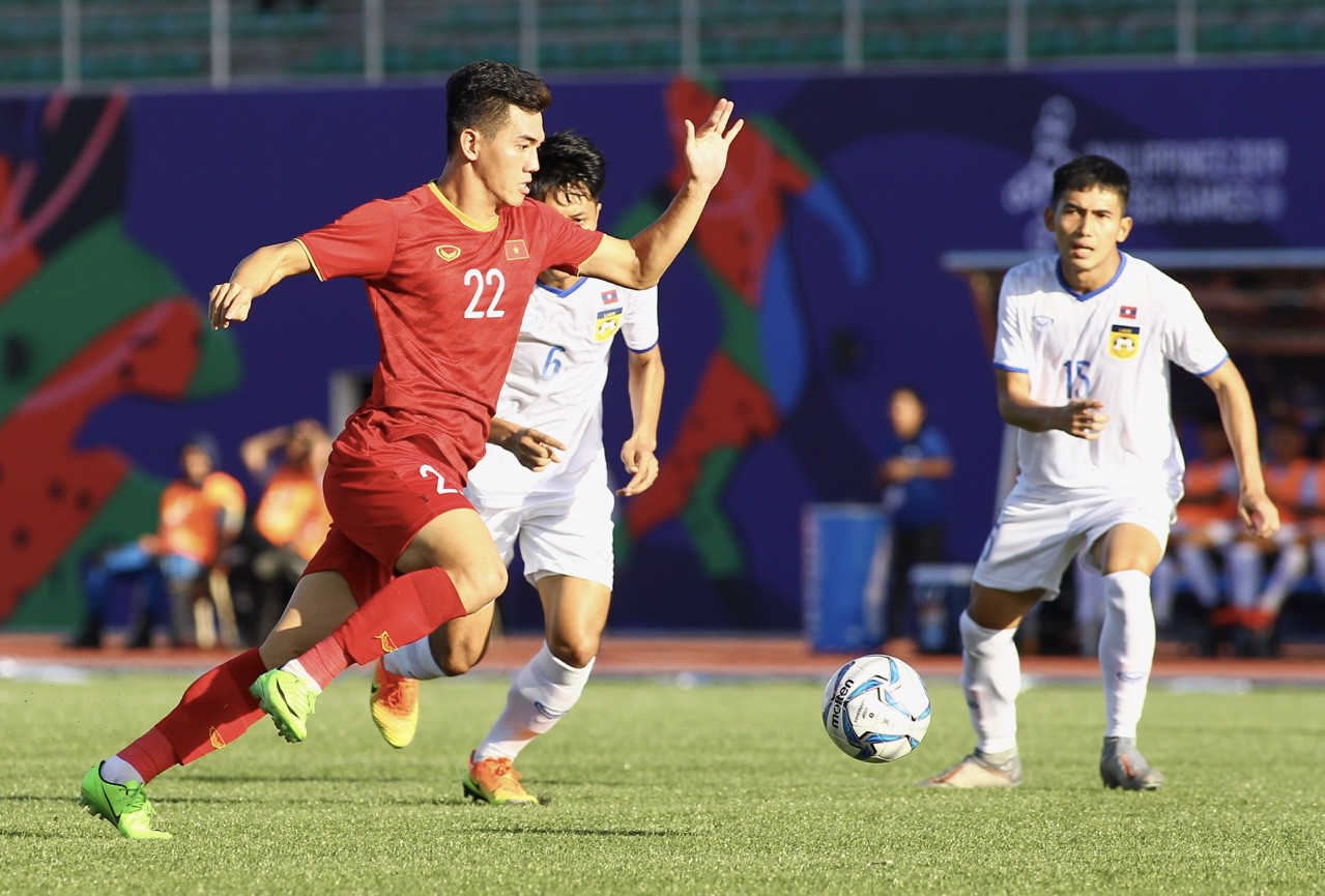 Thể thao - Tiến Linh lập hattrick, U22 Việt Nam vững vàng ngôi nhất bảng