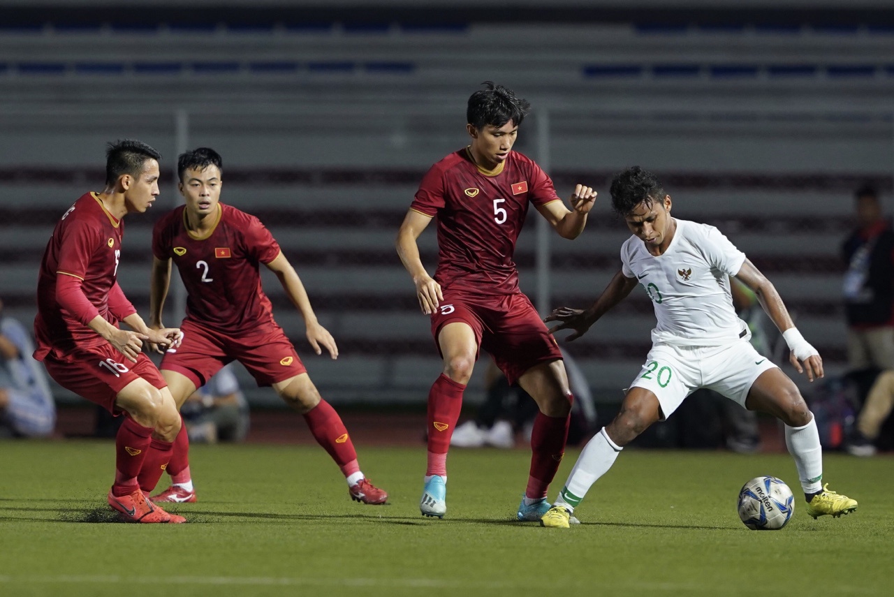 Thể thao - Trực tiếp bóng đá SEA Games 30 Việt Nam vs Indonesia: Hùng Dũng , Văn Hậu đá như siêu sao tầm cỡ  hạ  gục Indonesia (Hình 11).