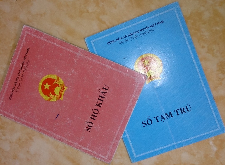 Góc nhìn luật gia - Bãi bỏ sổ hộ khẩu, sổ tạm trú