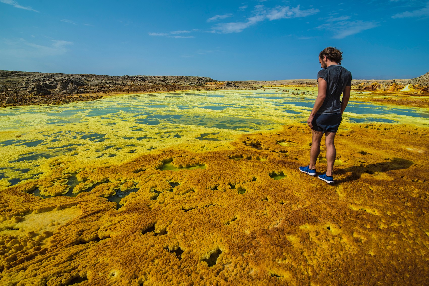 Dallol, Ethiopia: Vùng núi lửa Dallol ở Ethiopia có nền nhiệt cao nhưng lại gây ấn tượng bởi những mảng màu độc đáo, sinh động.
