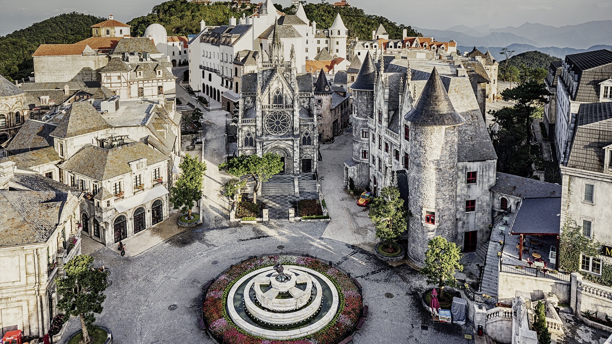 Mercure Danang French Village Bana Hills được vinh danh trong Top khách sạn 4 sao hàng đầu Việt Nam (Hình 4).