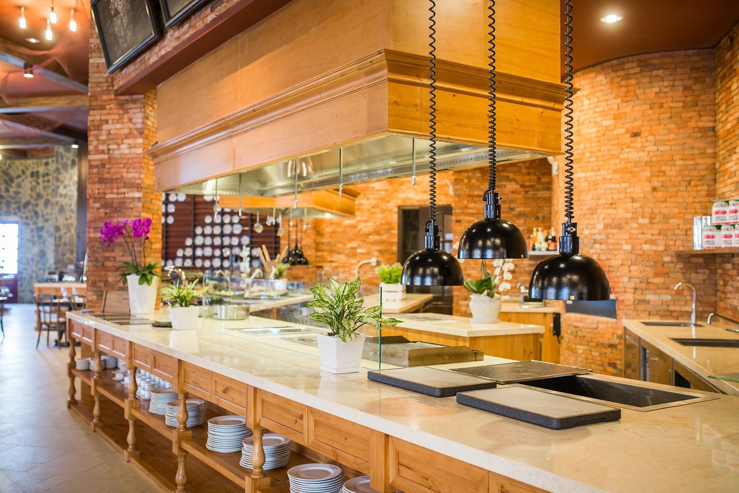 Mercure Danang French Village Bana Hills được vinh danh trong Top khách sạn 4 sao hàng đầu Việt Nam (Hình 2).
