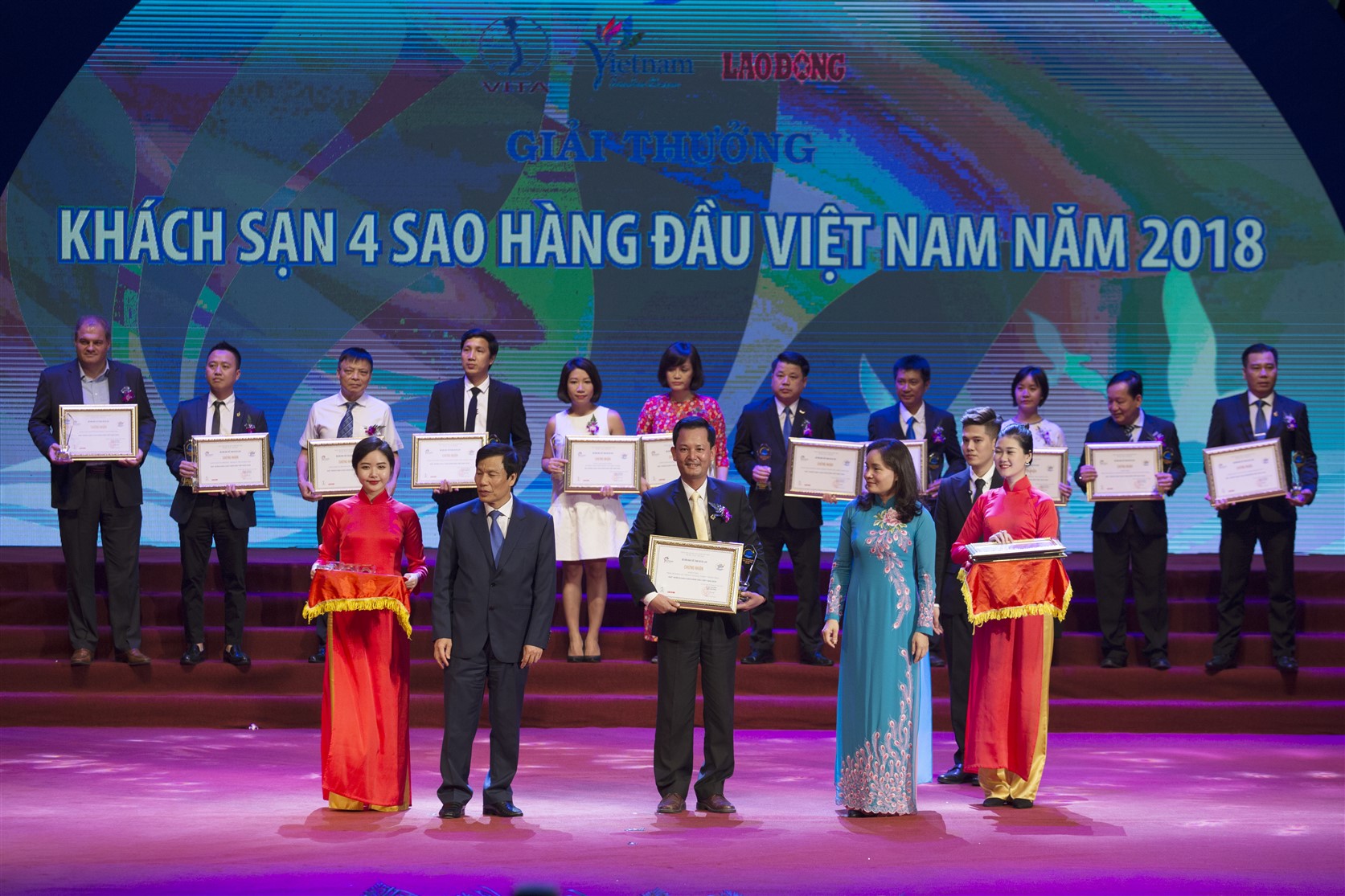 Mercure Danang French Village Bana Hills được vinh danh trong Top khách sạn 4 sao hàng đầu Việt Nam