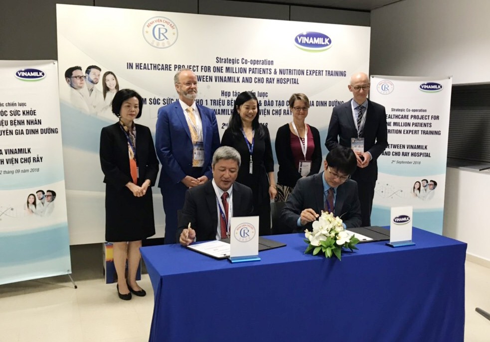 Sức khỏe - Vinamilk - Bệnh viện Chợ Rẫy ký kết hợp tác chiến lược nâng tầm quốc tế (Hình 2).