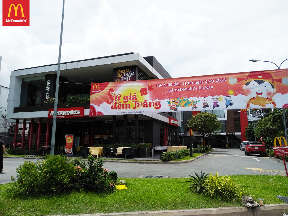 Truyền thông - McDonald’s Việt Nam tổ chức chương trình “Sứ giả đêm trăng” cho các bạn nhỏ (Hình 2).