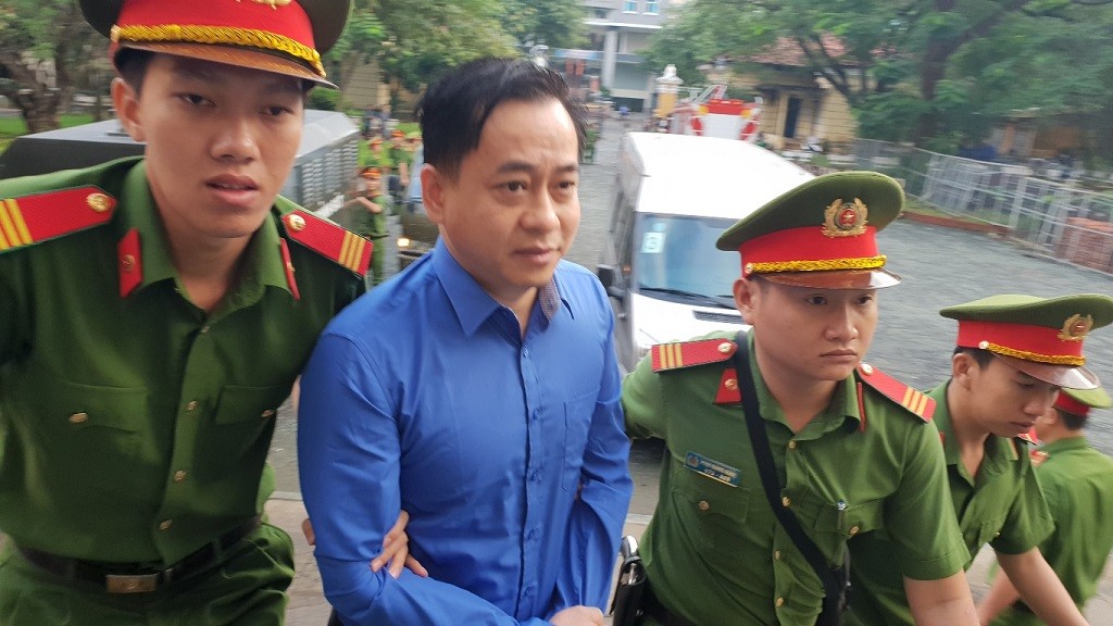 Hồ sơ điều tra - Trần Phương Bình, Vũ “nhôm” hầu tòa trong đại án ngân hàng Đông Á