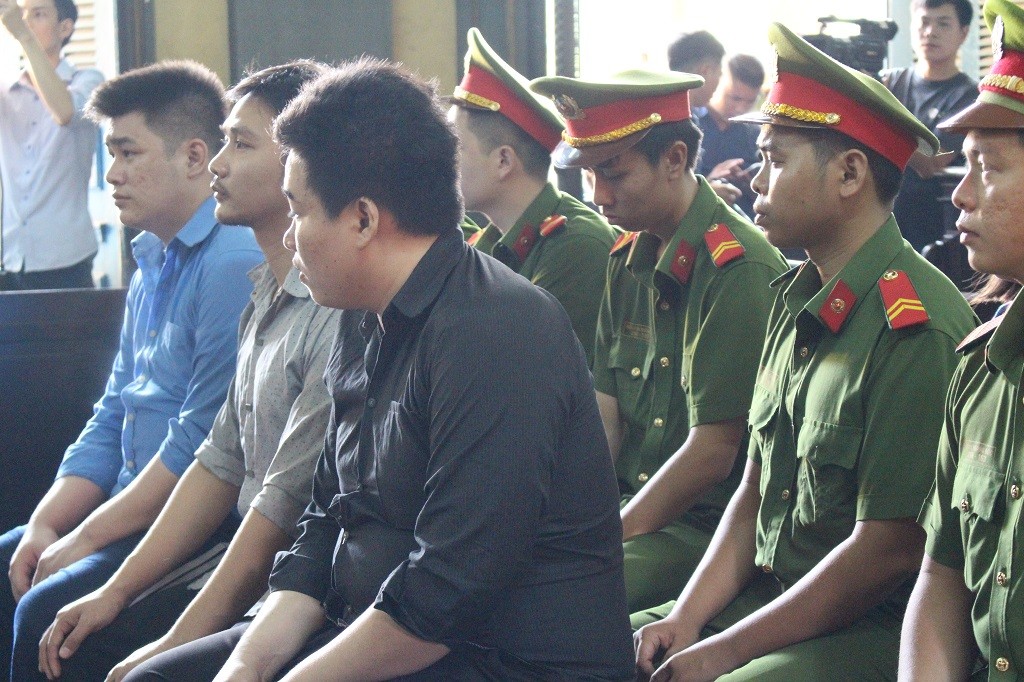 Hồ sơ điều tra - Kẻ trực tiếp giết 2 &ldquo;hiệp sĩ&rdquo; S&agrave;i G&ograve;n mỉm cười d&ugrave; lĩnh &aacute;n tử