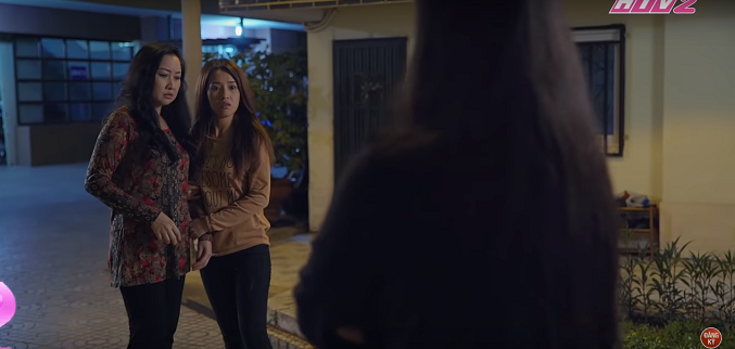 TV Show - Gạo nếp gạo tẻ tập 64: Hương ki&ecirc;n quyết đuổi mẹ chồng v&agrave; em chồng ra khỏi nh&agrave;