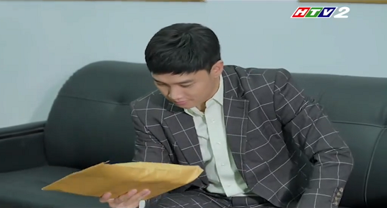 TV Show - Gạo nếp gạo tẻ tập 75: H&ugrave;ng l&ecirc;n kế hoạch bỏ trốn, H&acirc;n ng&acirc;y thơ đưa tiền &ldquo;vỗ b&eacute;o&rdquo; nh&acirc;n t&igrave;nh (H&igrave;nh 3).