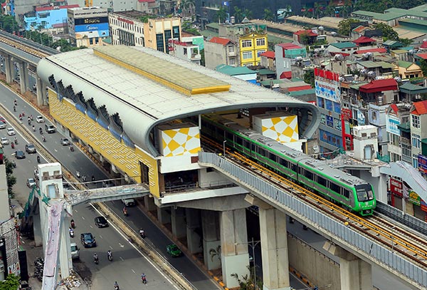 Tin nhanh - Cận cảnh đoàn tàu chạy thử tuyến đường sắt trên cao Cát Linh - Hà Đông (Hình 3).