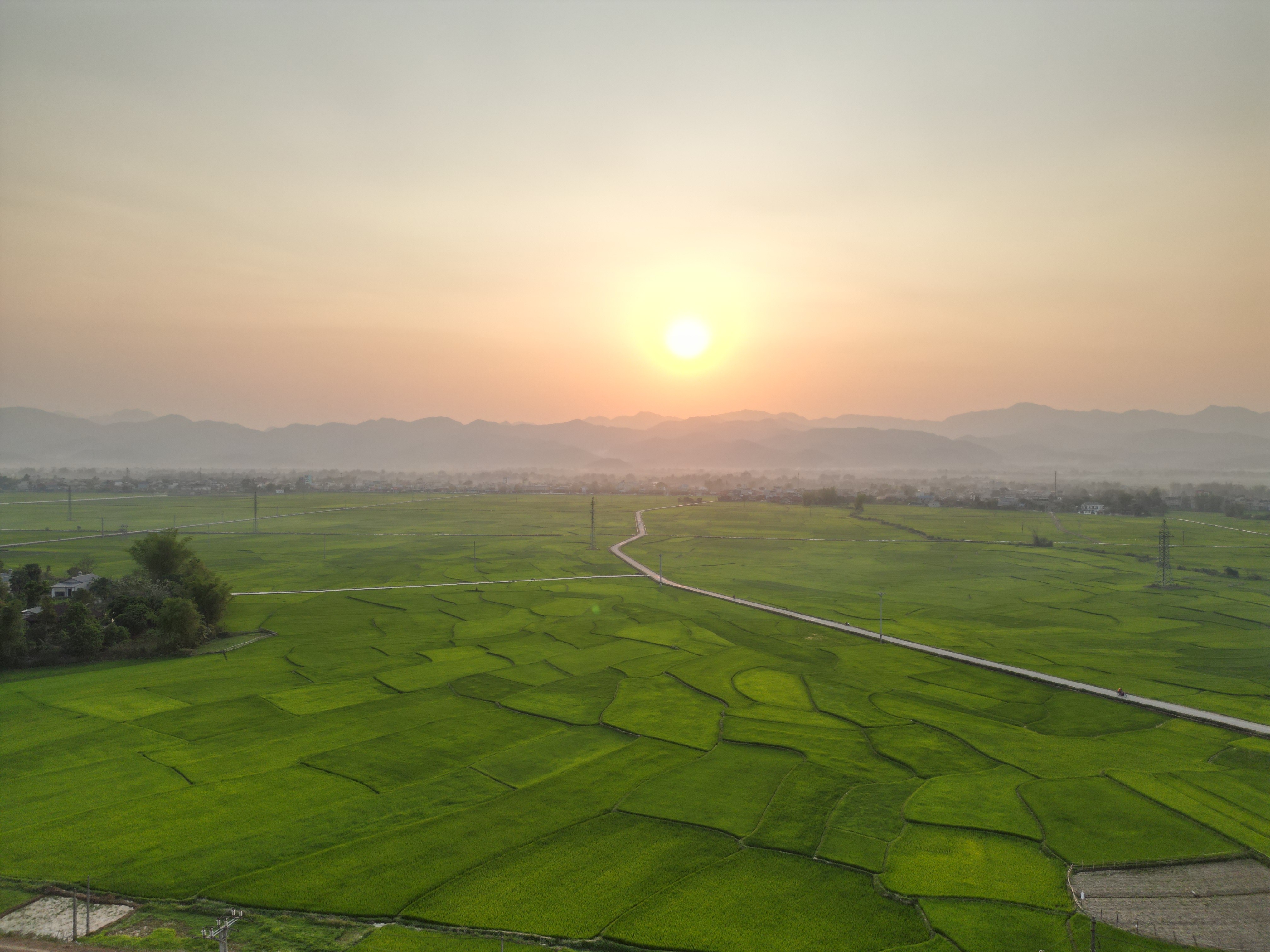 Tiêu dùng & Dư luận - Sắc trắng hoa ban tháng 3 gọi mời du khách đến với Điện Biên (Hình 9).