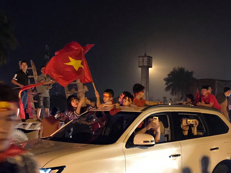 Thể thao - Trắng đ&ecirc;m ăn mừng chiến thắng của ĐT Vi&ecirc;̣t Nam (H&igrave;nh 3).