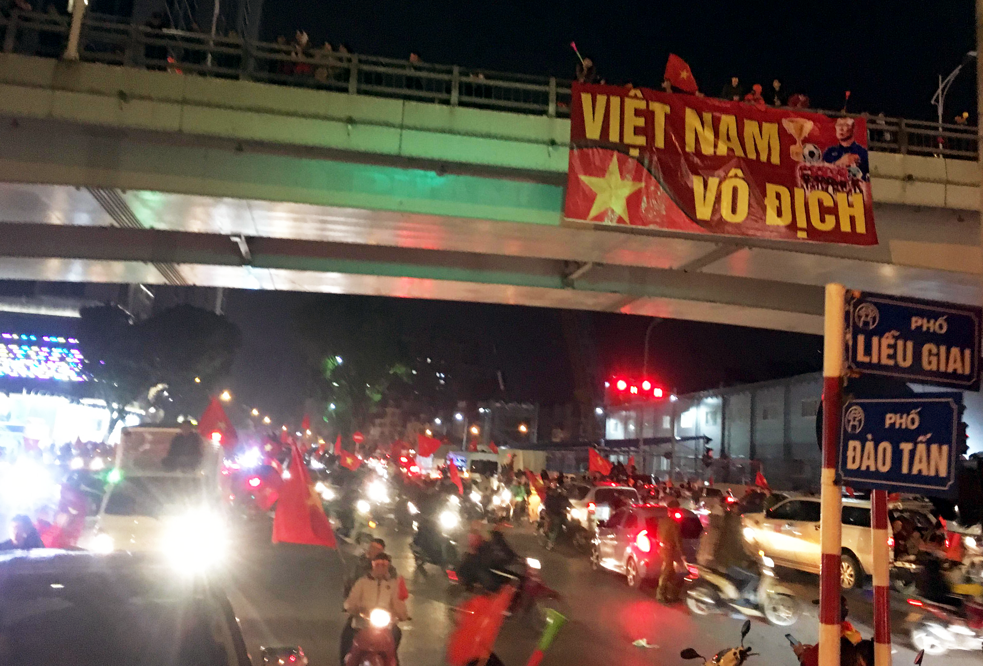 Thể thao - Hà Nội: Trái tim một đêm không ngủ đón 'cơn bão hạnh phúc' (Hình 17).