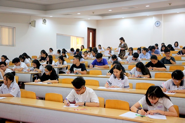 Giáo dục - Bộ GD&ĐT đang nghiên cứu, xem xét toàn diện để đổi mới kỳ thi chọn học sinh giỏi quốc gia